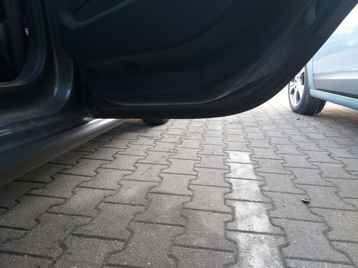 Peugeot 208 original T&uuml;r hinten rechts KTP Grau Shark Rohbau Bj.2015